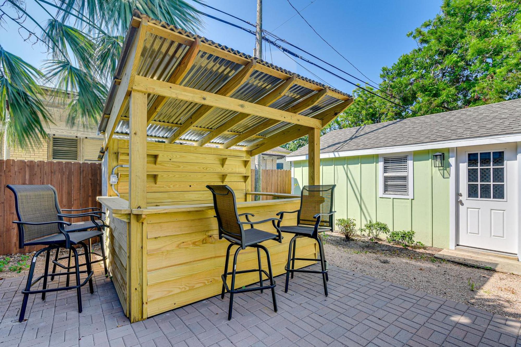 Walk To Galveston Beach Texas Home With Fenced Yard מראה חיצוני תמונה